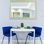 Alabas - Stylish Check In 24h - Steps From Market Square & River Apartamento *