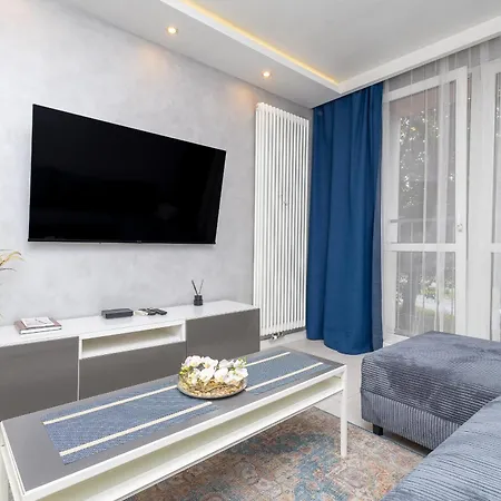 Alabas - Stylish Check In 24h - Steps From Market Square & River Apartmán