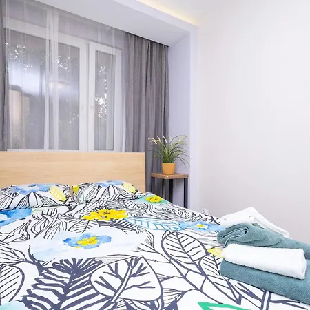 Alabas - Stylish Check In 24h - Steps From Market Square & River Vratislav